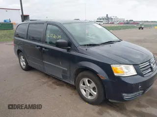 2008 Dodge Grand Caravan SE z VIN 2D8HN44H38R802184, wystawiony jako IAAI lot #42292079 z przebiegiem 211 294 mil mil oraz . Historia ofert i sprzedaży dostępna na DreamBid. Obrazek 1.