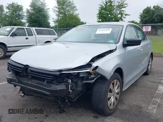 2014 Volkswagen Jetta S z VIN 3VW2K7AJ7EM217758, wystawiony jako IAAI lot #42461868 z przebiegiem 141 962 mil mil oraz . Historia ofert i sprzedaży dostępna na DreamBid. Obrazek 2.