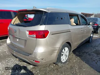 2016 Kia Sedona LX with VIN KNDMB5C13G6093438, listed as a IAAI auction lot 41662704 with 132,343 mi miles. Bid and sale history available at carsss.com. Image 4.
