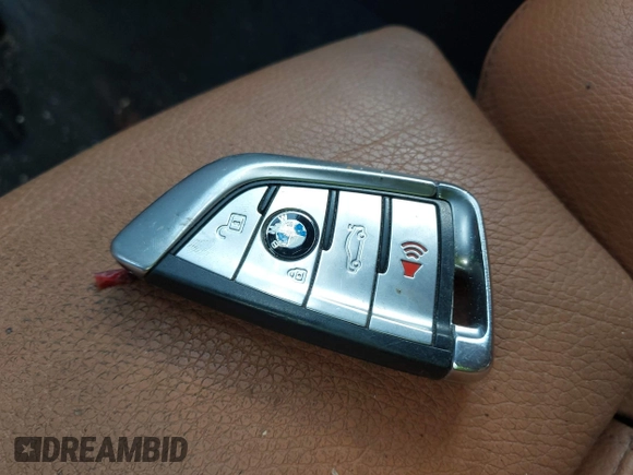 2020 BMW 5 Series 530i z VIN WBAJR3C02LWW65567, wystawiony jako IAAI lot #42113467 z przebiegiem 51 300 mil mil oraz . Historia ofert i sprzedaży dostępna na DreamBid. Obrazek 11.
