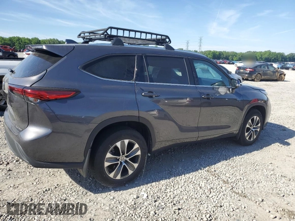 2021 Toyota Highlander XLE z VIN 5TDGZRBH5MS529734, wystawiony jako Copart lot #57189315 z przebiegiem 117 913 mil mil oraz Szkoda całkowita • Salvage title. Historia ofert i sprzedaży dostępna na DreamBid. Obrazek 3.
