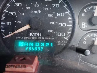 2002 Chevrolet Tahoe LS with VIN 1GNEC13T12R134174, listed as a IAAI auction lot 41233999 with 235,892 mi miles. Bid and sale history available at carsss.com. Image 7.
