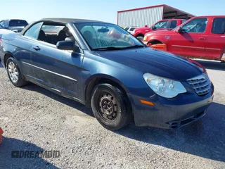 2008 Chrysler Sebring LX z VIN 1C3LC45K38N224310, wystawiony jako IAAI lot #41936817 z przebiegiem 220 458 mil mil oraz . Historia ofert i sprzedaży dostępna na DreamBid. Obrazek 1.