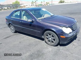 2003 Mercedes-Benz C 240 z VIN WDBRF61J43E010505, wystawiony jako IAAI lot #42353033 z przebiegiem Nie podano mil oraz . Historia ofert i sprzedaży dostępna na DreamBid. Obrazek 1.