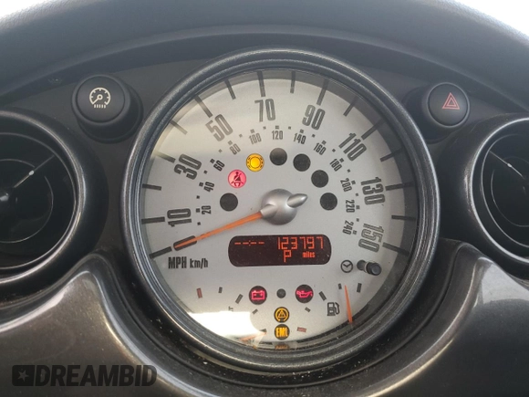 2006 MINI Hardtop S z VIN WMWRE33576TJ36468, wystawiony jako Copart lot #47862595 z przebiegiem 123 797 mil mil oraz Szkoda całkowita • Salvage title. Historia ofert i sprzedaży dostępna na DreamBid. Obrazek 9.