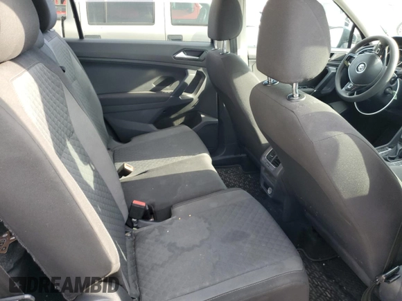 2018 Volkswagen Tiguan S z VIN 3VV1B7AX9JM043240, wystawiony jako Copart lot #72519764 z przebiegiem 129 138 mil mil oraz Szkoda całkowita • Salvage title. Historia ofert i sprzedaży dostępna na DreamBid. Obrazek 11.