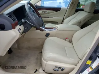 2012 Lexus LS 460 z VIN JTHBL5EF8C5113159, wystawiony jako Copart lot #54096705 z przebiegiem 128 923 mil mil oraz Szkody całkowita. Historia ofert i sprzedaży dostępna na DreamBid. Obrazek 7.