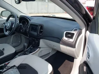 2017 Jeep Compass Latitude with VIN 3C4NJDBBXHT616909, listed as a IAAI auction lot 42457501 with 110,326 mi miles and . Bid and sale history available at DreamBid. Image 5.