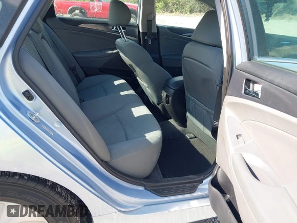 2013 Hyundai Sonata with VIN KMHEC4A40DA088095, listed as a IAAI auction lot 42195960 with 195,031 mi miles and . Bid and sale history available at carsss.com. Image 8.