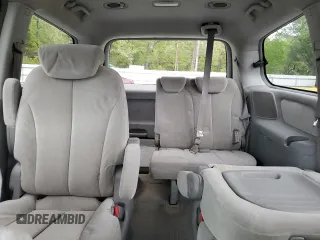 2006 Kia Sedona LX with VIN KNDMB233666045365, listed as a Copart auction lot 52853325 with 171,091 mi miles and Salvage Title. Bid and sale history available at carsss.com. Image 10.