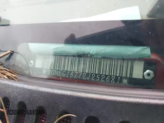 2002 Chevrolet Suburban LT z VIN 1GNEC16Z72J252681, wystawiony jako IAAI lot #42375392 z przebiegiem 312 135 mil mil oraz . Historia ofert i sprzedaży dostępna na DreamBid. Obrazek 9.