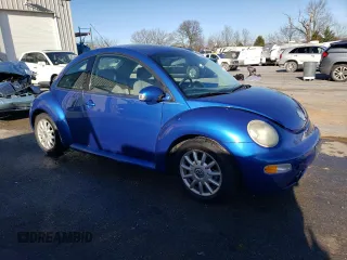 2004 Volkswagen New Beetle Coupe GLS with VIN 3VWCK31C84M416945, listed as a Copart auction lot 82093044 with 110,090 mi miles and Salvage Title. Bid and sale history available at carsss.com. Image 4.