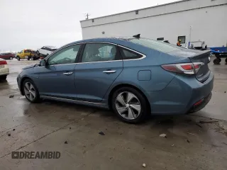 2016 Hyundai Sonata Hybrid Limited with VIN KMHE34L14GA033575, listed as a Copart auction lot 39844204 with 133,641 mi miles. Bid and sale history available at carsss.com. Image 2.