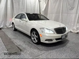 2013 Mercedes-Benz S 550 z VIN WDDNG9EBXDA535259, wystawiony jako Copart lot #57530115 z przebiegiem 97 364 mil mil oraz Czysty tytuł • Clean title. Historia ofert i sprzedaży dostępna na DreamBid. Obrazek 1.