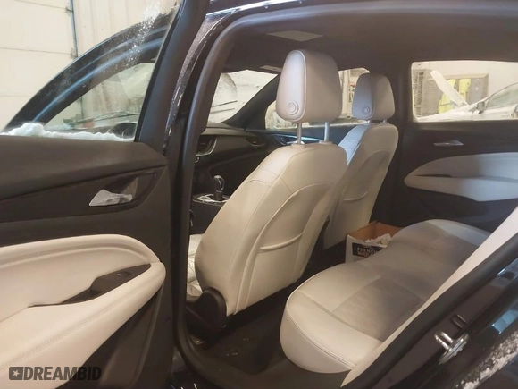 2019 Buick Regal Sportback Avenir with VIN W04GW6SX0K1028253, listed as a IAAI auction lot 41349006 with NaN miles. Bid and sale history available at carsss.com. Image 8.