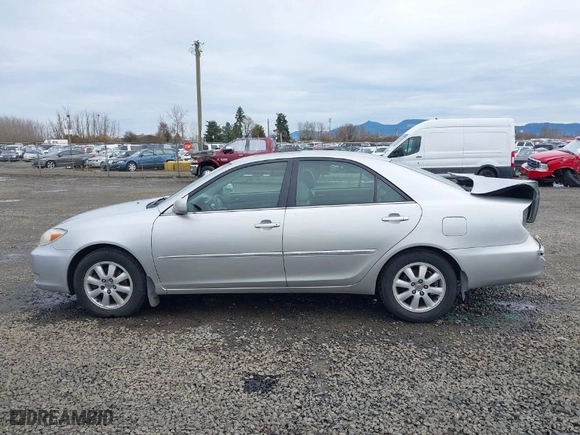 2004 Toyota Camry LE with VIN 4T1BF32K44U585697, listed as a IAAI auction lot 41625006 with 223,434 mi miles. Bid and sale history available at carsss.com. Image 15.