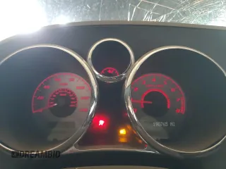 2006 Pontiac Solstice z VIN 1G2MB33B96Y107184, wystawiony jako Copart lot #74216894 z przebiegiem 190 765 mil mil oraz Czysty tytuł • Clean title. Historia ofert i sprzedaży dostępna na DreamBid. Obrazek 9.