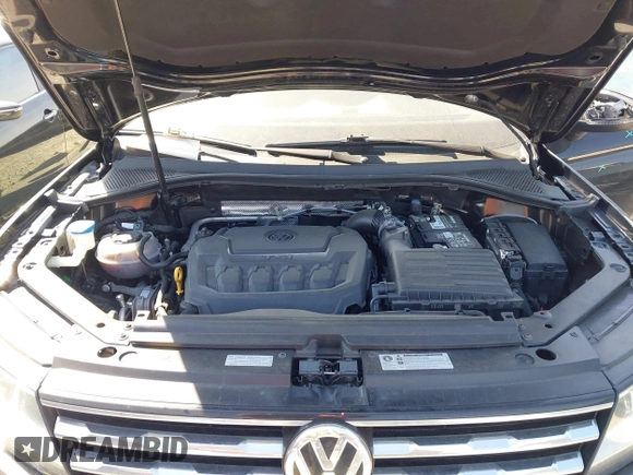 2018 Volkswagen Tiguan SEL with VIN 3VV3B7AX9JM095251, listed as a IAAI auction lot 41871121 with 59,000 mi miles and . Bid and sale history available at DreamBid. Image 10.