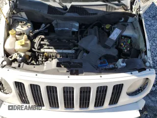 2007 Jeep Patriot Sport with VIN 1J8FT28W07D398750, listed as a Copart auction lot 44977885 with 212,185 mi miles and Non Repairable. Bid and sale history available at DreamBid. Image 11.