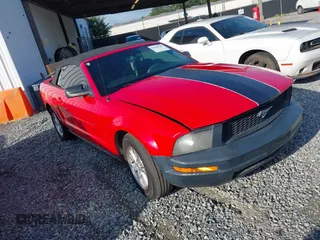2007 Ford Mustang Deluxe with VIN 1ZVFT84N475265746, listed as a IAAI auction lot 42644799 with 158,830 mi miles and . Bid and sale history available at DreamBid. Image 1.