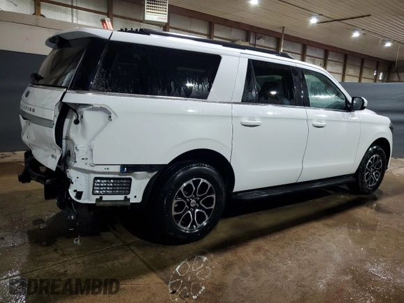 2024 Ford Expedition Max XLT with VIN 1FMJK1J89REA43238, listed as a Copart auction lot 61662195 with 55,939 mi miles and Clean title. Bid and sale history available at DreamBid. Image 3.