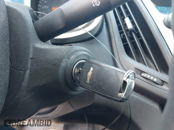 2013 Chevrolet Equinox LS z VIN 2GNALBEK0D6392046, wystawiony jako IAAI lot #42364950 z przebiegiem 148 821 mil mil oraz . Historia ofert i sprzedaży dostępna na DreamBid. Obrazek 11.