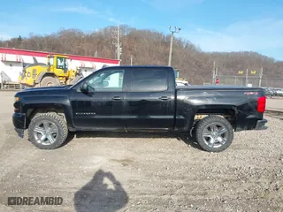 2018 Chevrolet Silverado 1500 Custom with VIN 3GCUKPEC0JG323078, listed as a IAAI auction lot 41752044 with 101,041 mi miles. Bid and sale history available at carsss.com. Image 14.
