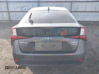 2021 Toyota Prius L Eco with VIN JTDKAMFU1M3149965, listed as a IAAI auction lot 38641916 with 69,942 mi miles. Bid and sale history available at carsss.com. Image 17.