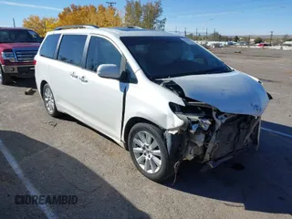 2016 Toyota Sienna XLE with VIN 5TDYK3DC1GS728176, listed as a IAAI auction lot 40878539 with 360,030 mi miles. Bid and sale history available at carsss.com. Image 1.