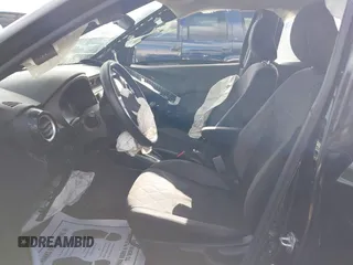 2020 Nissan Kicks SV z VIN 3N1CP5CV5LL496923, wystawiony jako IAAI lot #41440962 z przebiegiem 89 782 mil mil oraz . Historia ofert i sprzedaży dostępna na DreamBid. Obrazek 5.