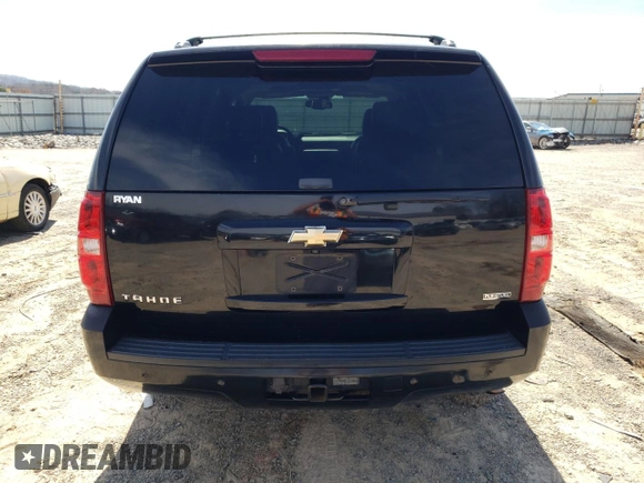 2008 Chevrolet Tahoe 3LT z VIN 1GNFK13008R129361, wystawiony jako Copart lot #49392315 z przebiegiem 172 511 mil mil oraz Szkoda całkowita • Salvage title. Historia ofert i sprzedaży dostępna na DreamBid. Obrazek 6.