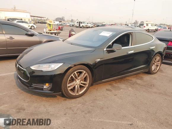 2013 Tesla Model S with VIN 5YJSA1CN3DFP06986, listed as a IAAI auction lot 41271801 with 150,307 mi miles and . Bid and sale history available at DreamBid. Image 19.
