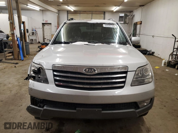 2009 Kia Borrego LX with VIN KNDJH741495030899, listed as a Copart auction lot 42699785 with 167,783 mi miles and Salvage Title. Bid and sale history available at DreamBid. Image 5.