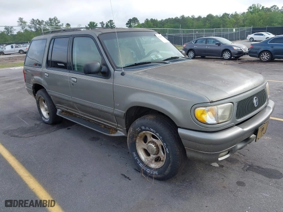 2000 Mercury Mountaineer with VIN 4M2ZU86P8YUJ07066, listed as a IAAI auction lot 42114617 with 233,146 mi miles. Bid and sale history available at carsss.com. Image 1.