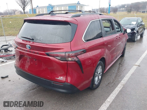 2024 Toyota Sienna LE with VIN 5TDBSKFC5RS145965, listed as a IAAI auction lot 41185886 with 8,004 mi miles. Bid and sale history available at carsss.com. Image 4.