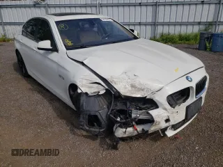 2013 BMW 5 Series 528i xDrive z VIN WBAXH5C53DDW15861, wystawiony jako Copart lot #52730372 z przebiegiem 145 045 mil mil oraz Czysty tytuł • Clean title. Historia ofert i sprzedaży dostępna na DreamBid. Obrazek 1.