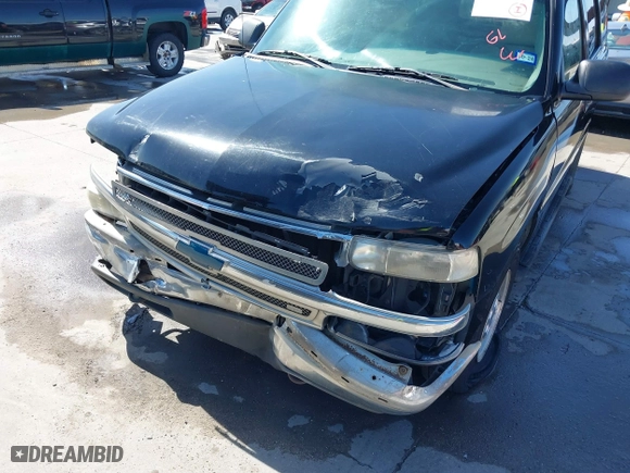 2002 Chevrolet Tahoe LT with VIN 1GNEC13Z32R299695, listed as a IAAI auction lot 41721527 with 230,544 mi miles. Bid and sale history available at carsss.com. Image 6.