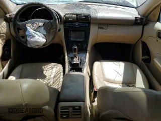 2003 Mercedes-Benz C 240 z VIN WDBRH81J03F424333, wystawiony jako Copart lot #51584265 z przebiegiem 269 394 mil mil oraz Szkody całkowita. Historia ofert i sprzedaży dostępna na DreamBid. Obrazek 8.