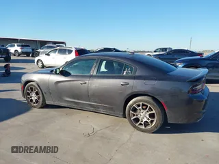 2015 Dodge Charger SXT z VIN 2C3CDXJG1FH746276, wystawiony jako IAAI lot #40925452 z przebiegiem 121 070 mil mil oraz . Historia ofert i sprzedaży dostępna na DreamBid. Obrazek 14.