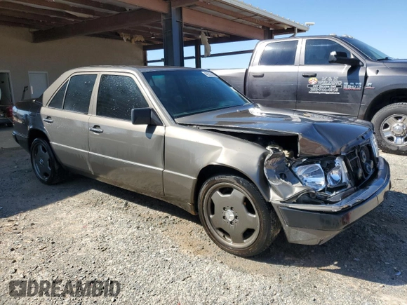 1992 Mercedes-Benz 300 with VIN WDBEA26E2NB668491, listed as a Copart auction lot 49306465 with 272,343 mi miles and Salvage Title. Bid and sale history available at DreamBid. Image 4.