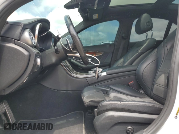 2020 Mercedes-Benz C 63 AMG z VIN 55SWF8GB3LU332405, wystawiony jako Copart lot #53685735 z przebiegiem 54 608 mil mil oraz Szkoda całkowita • Salvage title. Historia ofert i sprzedaży dostępna na DreamBid. Obrazek 7.