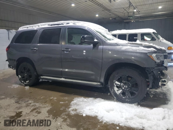 2018 Toyota Sequoia SR5 with VIN 5TDBY5G16JS157043, listed as a Copart auction lot 44807395 with 109,526 mi miles and Salvage Title. Bid and sale history available at carsss.com. Image 4.