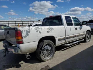 1999 Chevrolet Silverado 1500 LS with VIN 2GCEC19T7X1193973, listed as a Copart auction lot 49701125 with 276,641 mi miles and Salvage Title. Bid and sale history available at carsss.com. Image 3.
