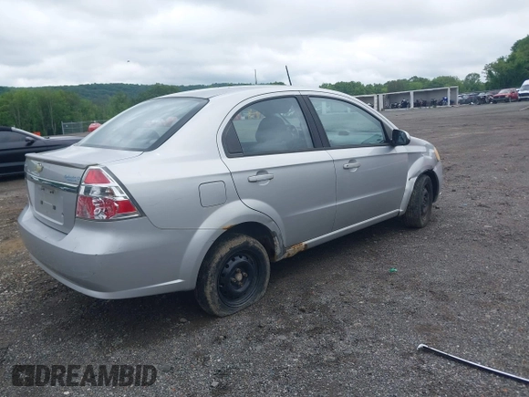 2009 Chevrolet Aveo 1LT z VIN KL1TD56E39B643484, wystawiony jako IAAI lot #42359233 z przebiegiem 88 974 mil mil oraz . Historia ofert i sprzedaży dostępna na DreamBid. Obrazek 4.