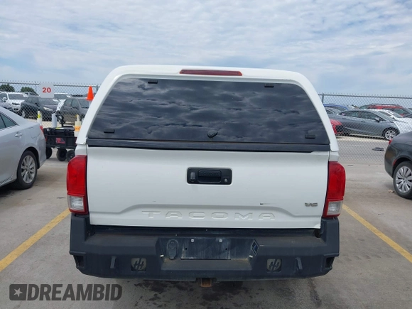 2017 Toyota Tacoma SR5 z VIN 5TFCZ5ANXHX065886, wystawiony jako IAAI lot #42308228 z przebiegiem 294 931 mil mil oraz . Historia ofert i sprzedaży dostępna na DreamBid. Obrazek 16.