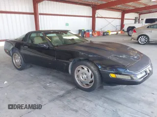 1995 Chevrolet Corvette with VIN 1G1YY22P7S5115730, listed as a IAAI auction lot 42066367 with 185,259 mi miles. Bid and sale history available at carsss.com. Image 1.