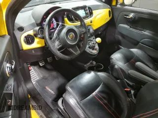 2017 FIAT 500 Abarth z VIN 3C3CFFFH3HT548038, wystawiony jako Copart lot #77575204 z przebiegiem 58 757 mil mil oraz Szkody całkowita. Historia ofert i sprzedaży dostępna na DreamBid. Obrazek 8.