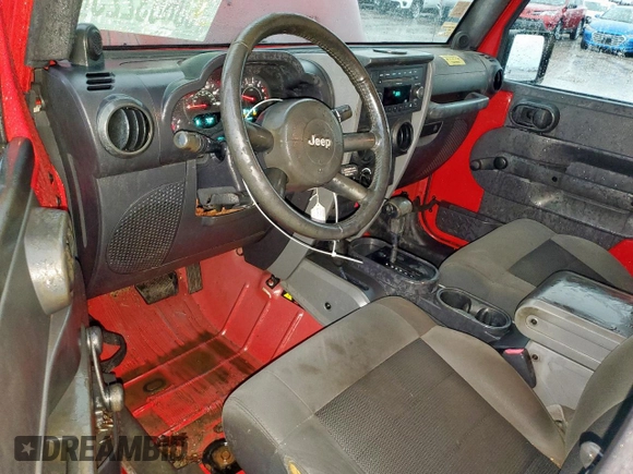 2008 Jeep Wrangler X z VIN 1J4FA24188L650933, wystawiony jako Copart lot #60603225 z przebiegiem 121 682 mil mil oraz Szkoda całkowita • Salvage title. Historia ofert i sprzedaży dostępna na DreamBid. Obrazek 8.