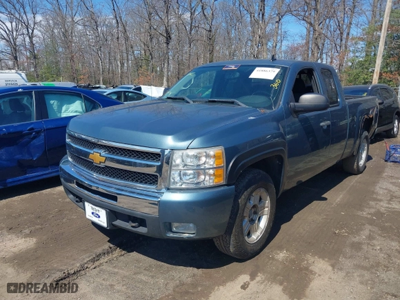 2011 Chevrolet Silverado 1500 LT with VIN 1GCRKSE33BZ385276, listed as a IAAI auction lot 41886379 with 221,007 mi miles. Bid and sale history available at carsss.com. Image 17.