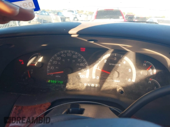2001 Ford F-150 XL с VIN 1FTRX17W61KF65488, выставлен на аукционе IAAI как лот 40807535 с пробегом 298 274 миль миль и . История ставок и продаж доступна на DreamBid. Изображение 7.